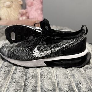 Men's Airmax Nike Flyknit Racer size 10